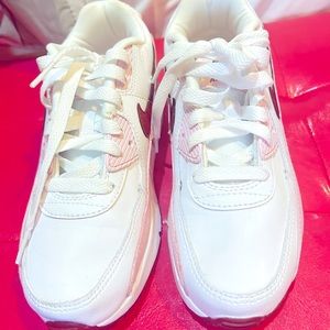 Brand new Nike Air Max sneakers size 3.5. White pink and burgundy.